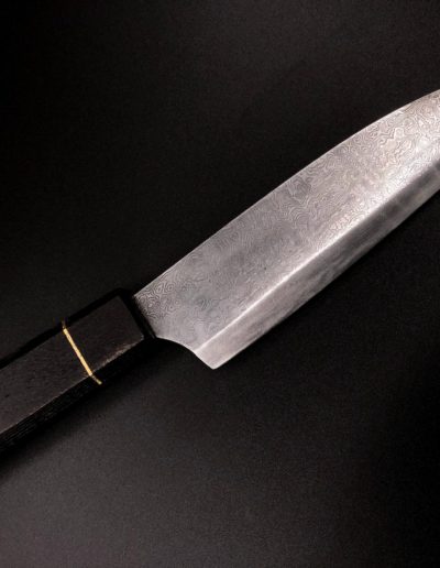 japanisches Küchenmesser aus 160 Lagen Damast mit Griff aus Eiche