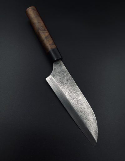 Japanische Rechtshandklinge 180 Lagen 17 cm mit Griff aus Schaftholz Nuss