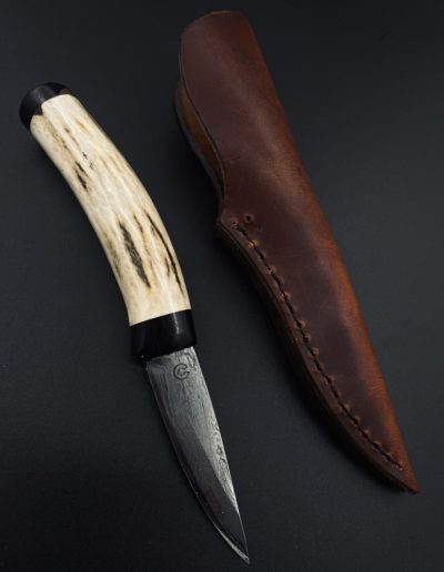 Jagdmesser 120 Lagen mit Kernmeißenstahl H.R 60 8 cm mit Griff aus Geweih